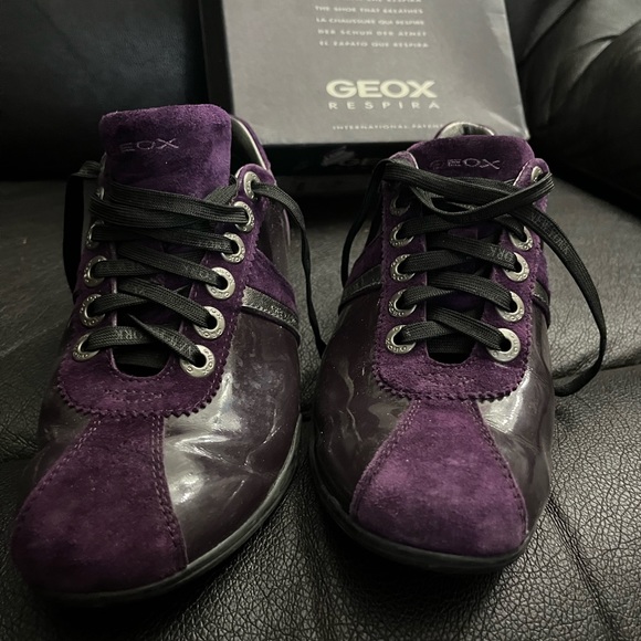 Woman’s size 8 shoes - Picture 2 of 8